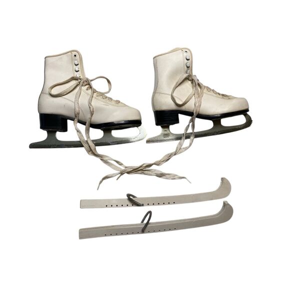 Vintage White Figure Ice Skates Womens Size 9 Made In Canada Winter Snow Sports - Picture 3 of 16